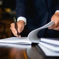 وکیل و مشاور حقوقی (مشاوره حضوری رایگان)