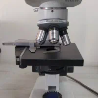 میکروسکوپ ازمایشگاهی