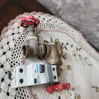 دو عدد شیر فلکه و یک فیوز محافظ جان و ۴۰ متر کابل