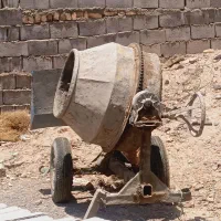 بتونیر   کار کرده.