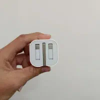 آداپتور ۲۰ وات اصلی اپل  - کاملاً سالم با جعبه