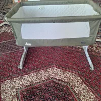 تخت نوزاد .کنار مادر