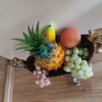 ظرف بامیوه های داخلش