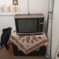 دو عدد تلویزیون رنگی سامسونگ و استوار درحد نو