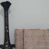 فروش دو عدد پشتی و یک گلدان