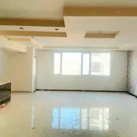۱۱۰ متر همکف جنوبی با حیاط