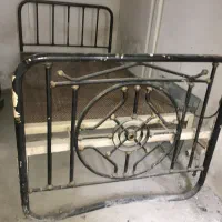 تخت فنری فلزی قدیمی آنتیک