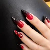 خدمات زیبایی ناخن