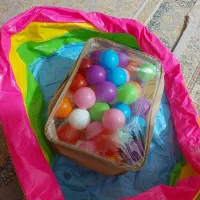 استخر و توپ