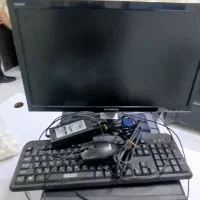 کامپیوتر با کیس وصفحه کلید کامل