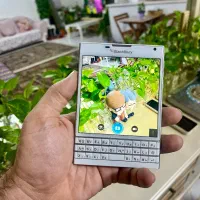 گوشی بلک بری پاسپورت سفید