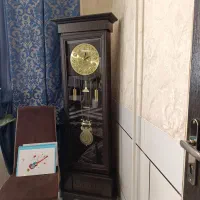 ساعت زمینی ایستاده