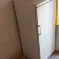 یخچال پارس ۱۲ فوت. نیاز به شارژ گاز دارد