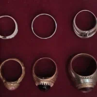 تعدادی انگشتر