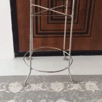 چهار پایه آهنی بسیار محکم و قوی