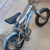 دوچرخه سایز ۱۲ کاملا سالم