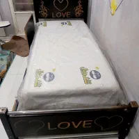 کمد ، تختخواب تکنفره و میز چرخ خیاطی