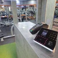منشی و پذیرش باشگاه بدنسازی اقایان