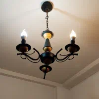 دو عدد لوستر ۳ و ۵ شاخه ست