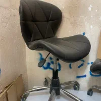 صندلی و میز ناخنکاری