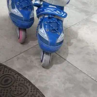 اسکیت آبی رنگ