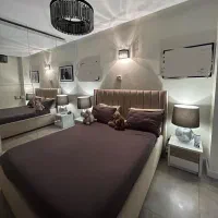 تخت خواب ۲نفره به همراه ۲عدد پاتختی