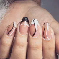 کلیه خدمات کاشت ناخن و زیبایی