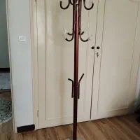 رخت آویز ایستاده پایه  ی سنگی