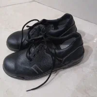 لباس کار وکفش کار