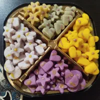 قندهای طعم دار و رنگی