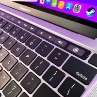 مک بوک پرو M2 با تاچ بار