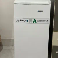 یخچال پنج فوت ایستکول