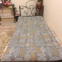 تخت و میز
