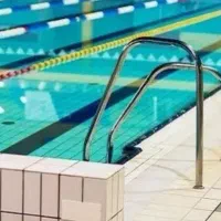 استخدام نیروی کار در استخر هتل هما