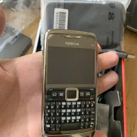 نوکیا E71 آکبند