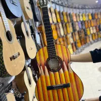 متنوع ترین گالری گیتار (هزار نمونه کاملا واقعی)