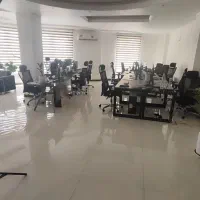 فضای کار اشتراکی میز اختصاصی