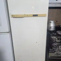 مبل ۱۴ نفره وفریزر باهم میدم