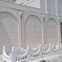 نرده باغچه و بشکه فلزی و بلوک و رول فنس نو