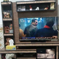 میز تلویزیون سالم و بدون آسیب دیدگی