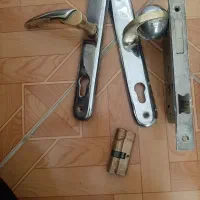 قفل و دستگیره