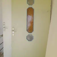 درب چوبی اتاقی