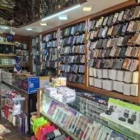 فروشنده خانم در فروشگاه موبایل ( شهناز)
