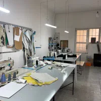 استخدام خیاط و نیروی فرشنده