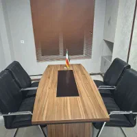 میز کنفرانس و صندلی اداری