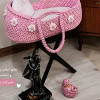 کریر ،گهواره اقتصادی تخت کنار مادر