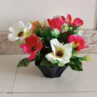 گلدان گل شقایق
