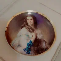 بشقاب پرنسس و مجسمه رقص