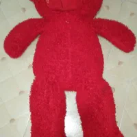عروسک خرسی قرمز