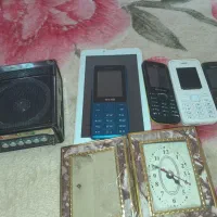 چندعدد گوشی ساده و تبلت و باند فلش خور